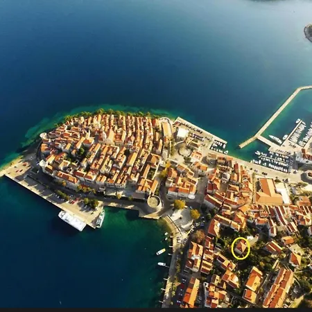 New Luxury Sandra- Old Town Daire
