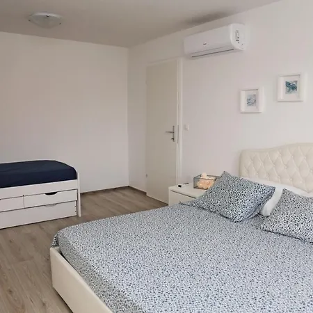 New Luxury Sandra- Old Town *